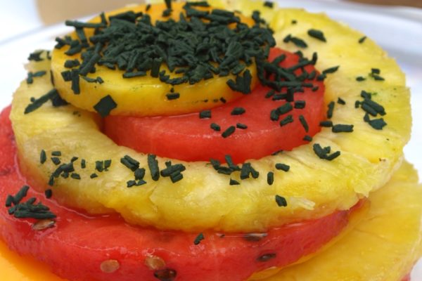 Obst und Spirulina