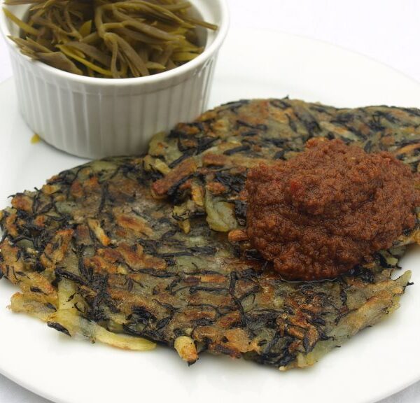 Kartoffel-Hijiki-Rösti mit Berglinsen-Dip