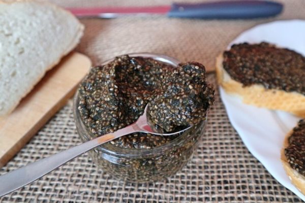 veganer „Kaviar“ mit Chia und Nori