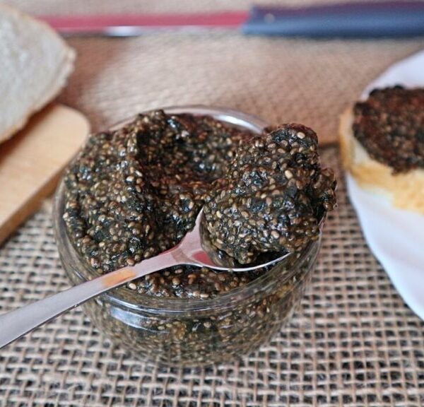 veganer „Kaviar“ mit Chia und Nori