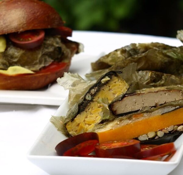 schnelle fleischlose Burgerpatties mit Meersalat