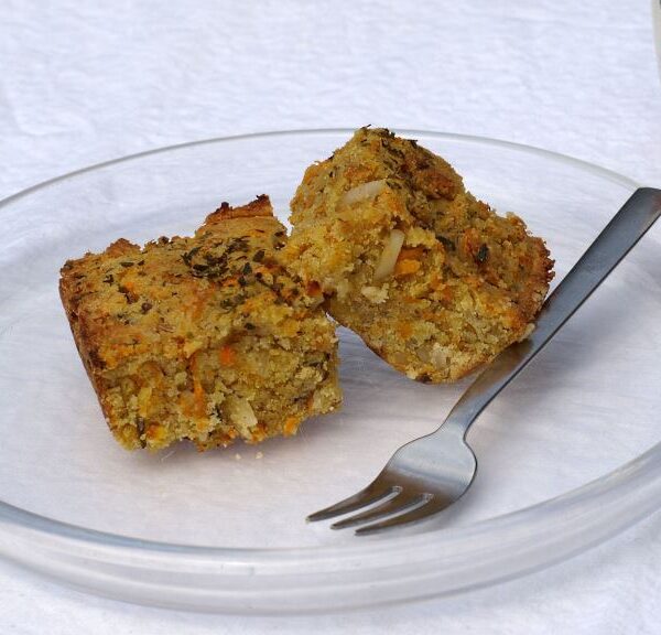 saftiger Alaria Cake mit Karotten und Mandeln