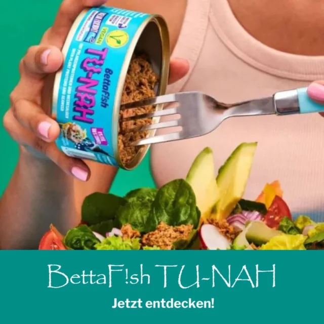 Lust auf Thunfisch-Flavor – ganz ohne Fisch? 🐟✨

Dann probier mal BettaF!sh TU-NAH: der vegane Thunfisch-Ersatz aus Meeresalgen und pflanzlichem Protein. Super lecker, ohne Soja & Weizen – und richtig vielseitig! Ob auf der Pizza, im Wrap oder einfach auf Brot – TU-NAH bringt den vollen Geschmack, ohne Kompromisse. 🌱💚

🛒 Jetzt im Algenladen entdecken und was Neues auf den Teller bringen! LINK IN DER BIO 

#vegantuna  #BettaF!sh #veganfood #veganeküche #PlantBasedGoodness #algenpower #algen #seaweed #algengenuss